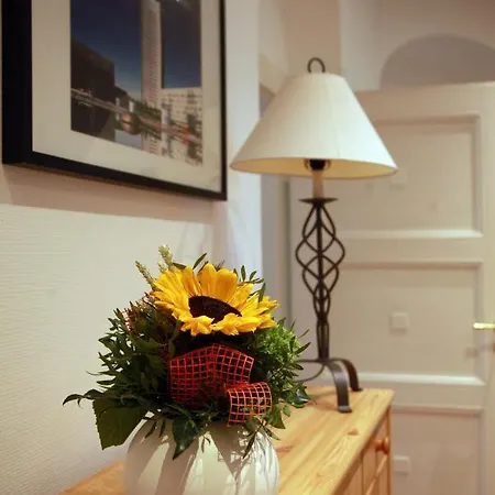 Gohliser Stadtwohnung شقة لبسيا