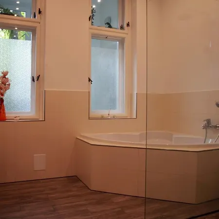 Gohliser Stadtwohnung * لبسيا